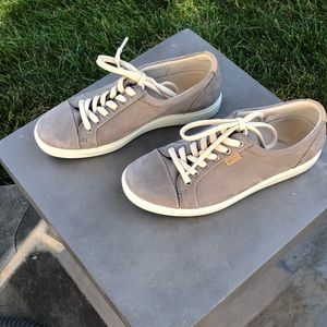 Womens Ecco gray lace up sneaker. Size 37. Like new condition